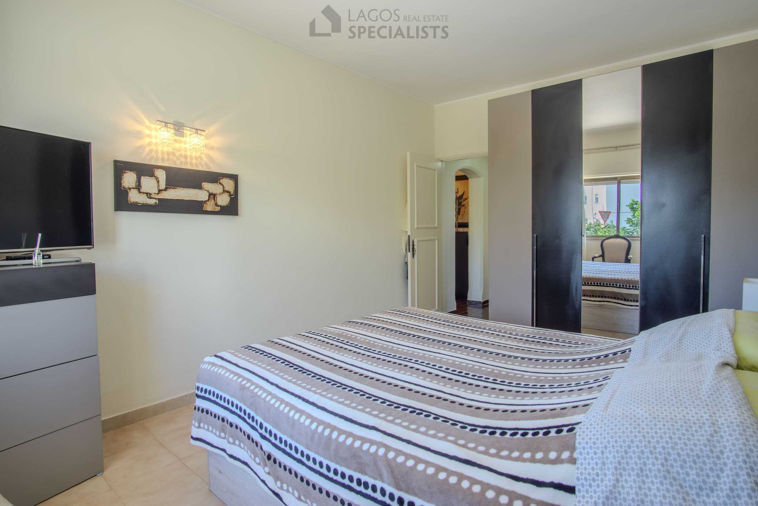 lagos-townhouse-for-sale-bedroom-double-bed-modern