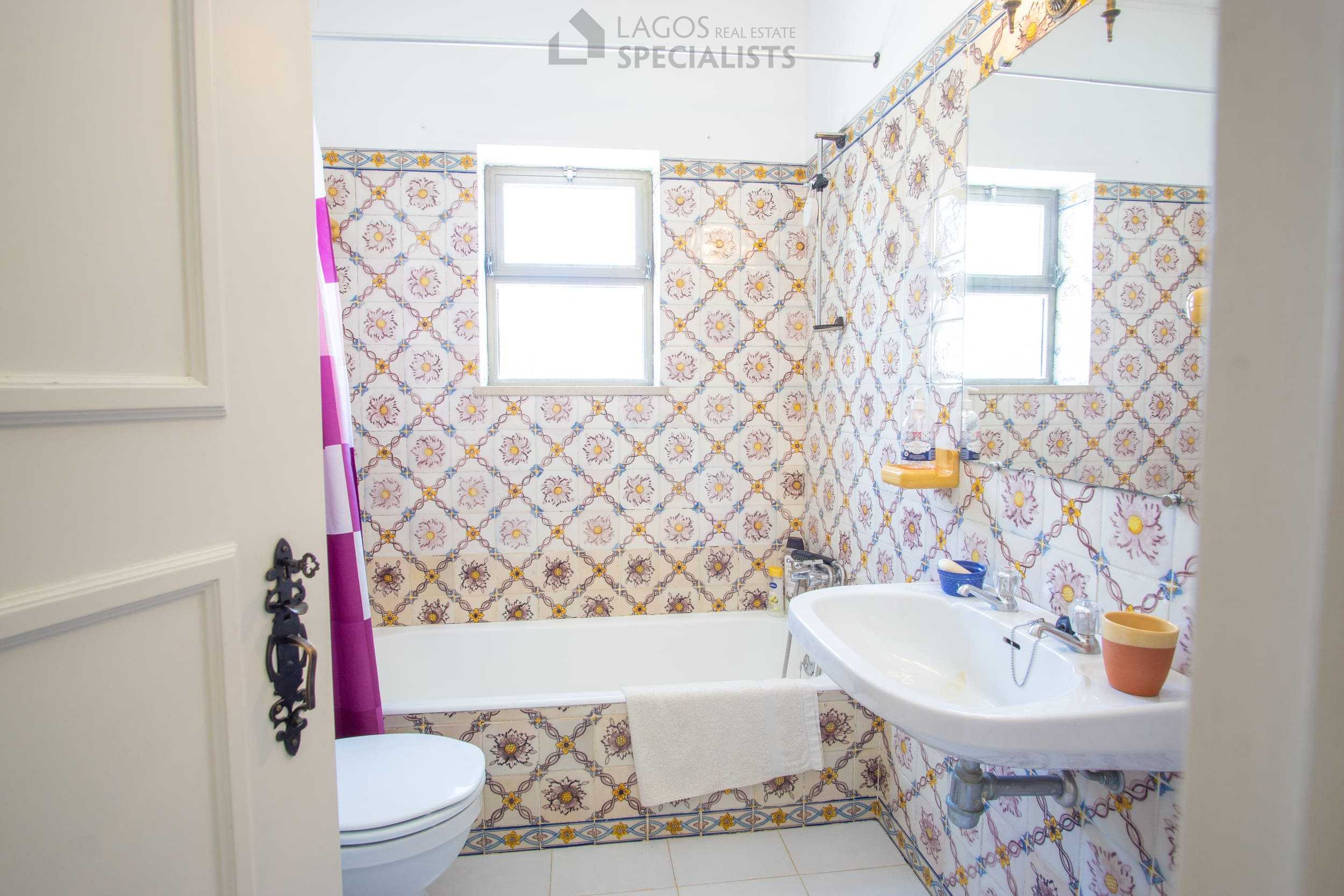 lagos-townhouse-for-sale-bathroom