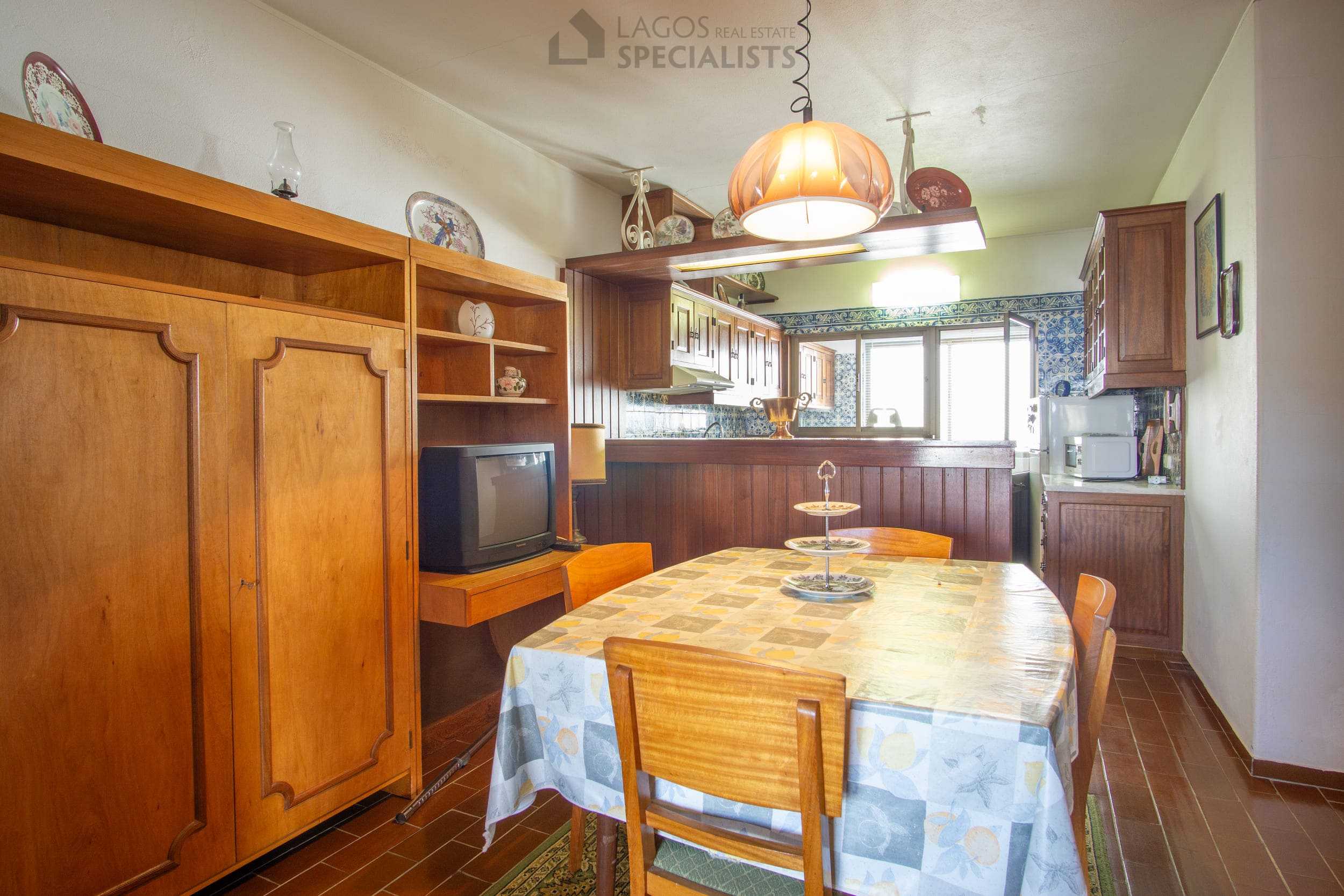 lagos-townhouse-for-sale-dining-room