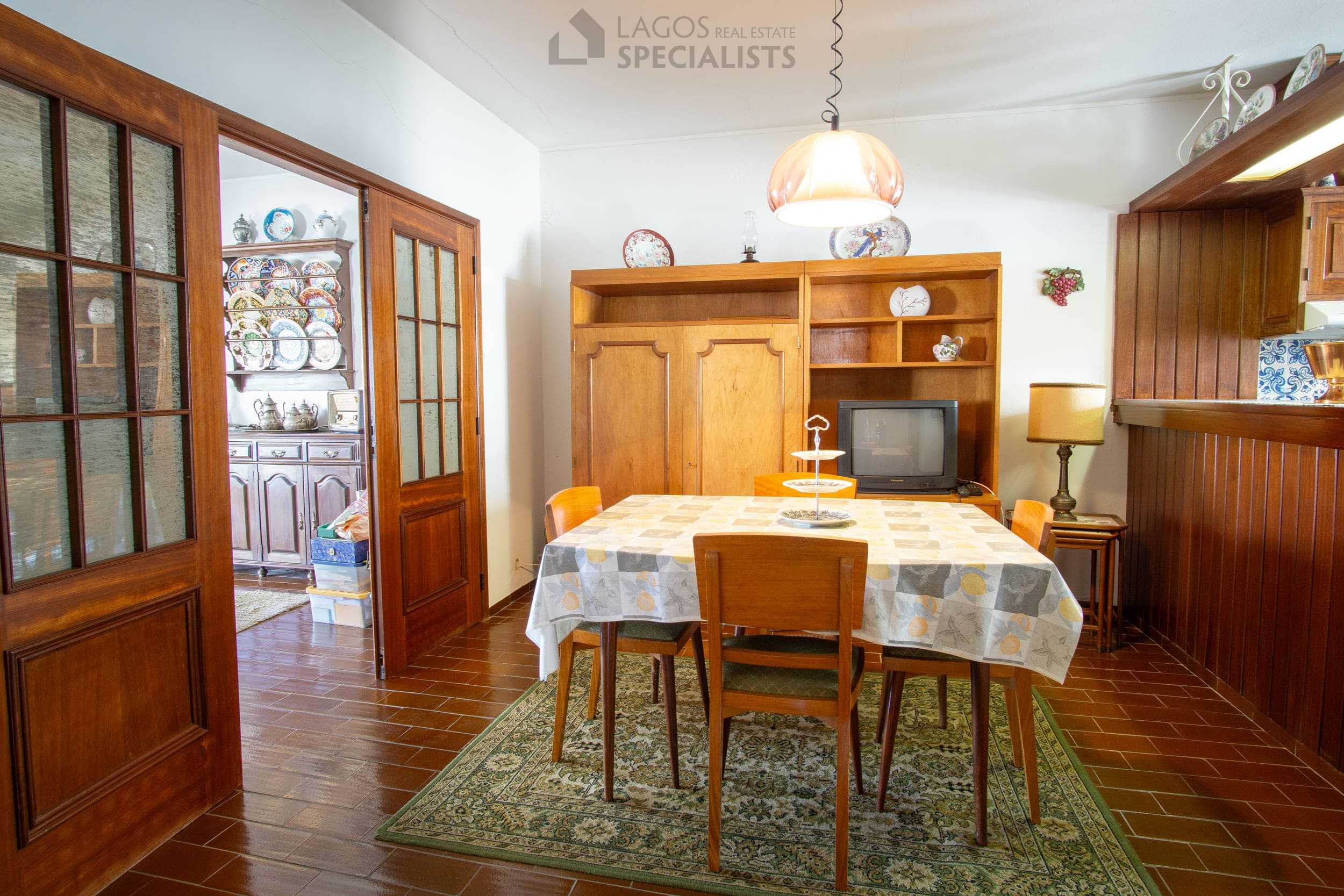 lagos-townhouse-for-sale-dining-room