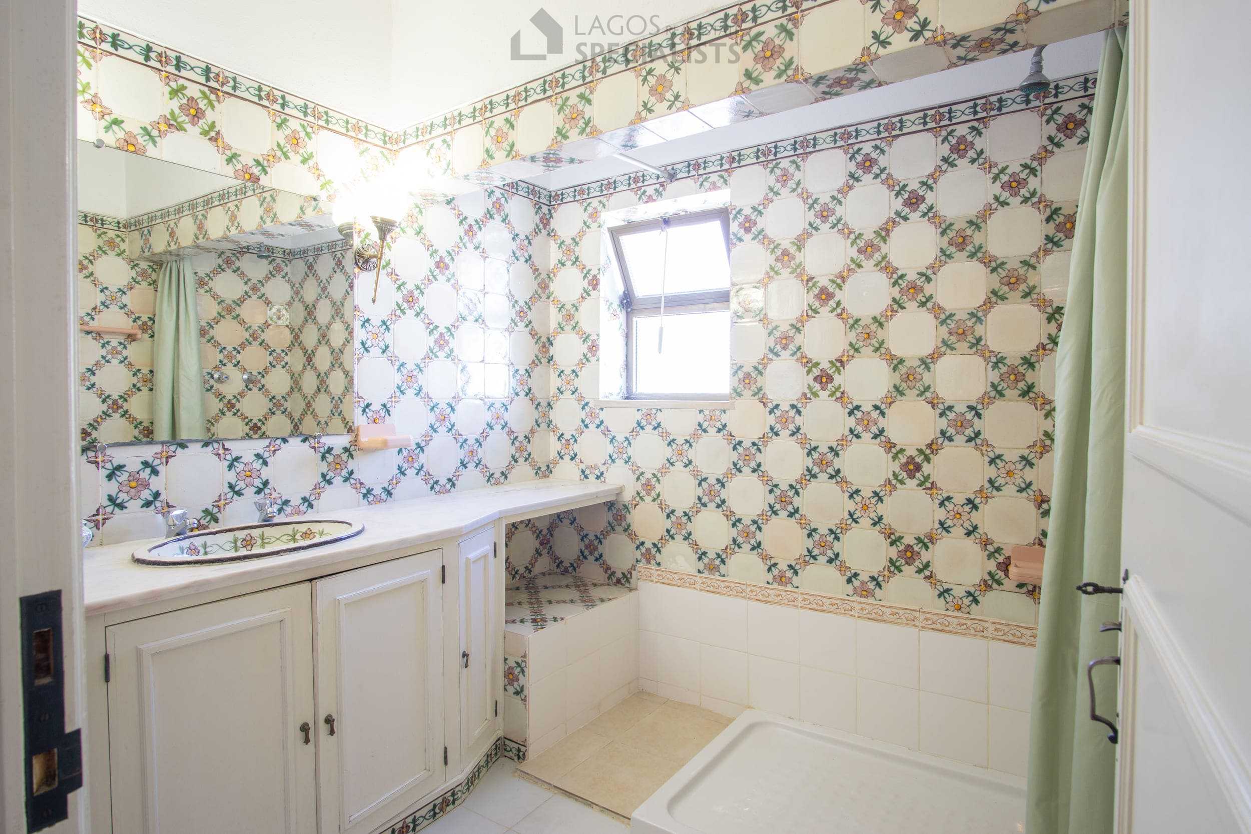 lagos-townhouse-for-sale-bathroom-modern