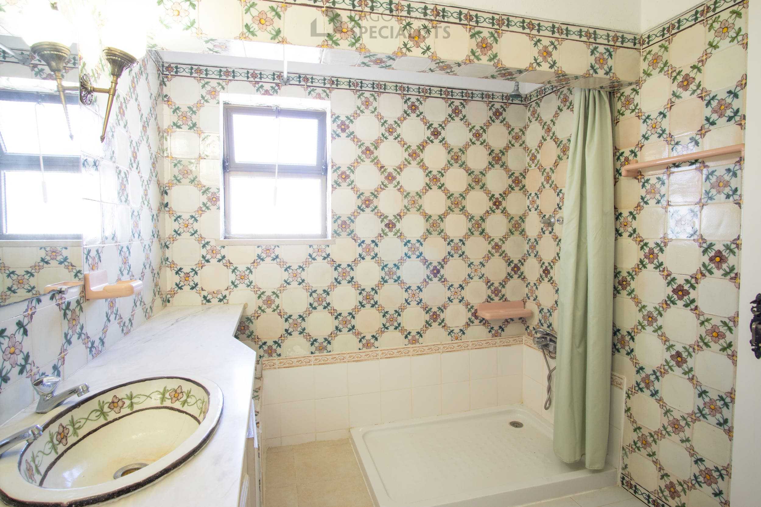 lagos-townhouse-for-sale-bathroom-modern