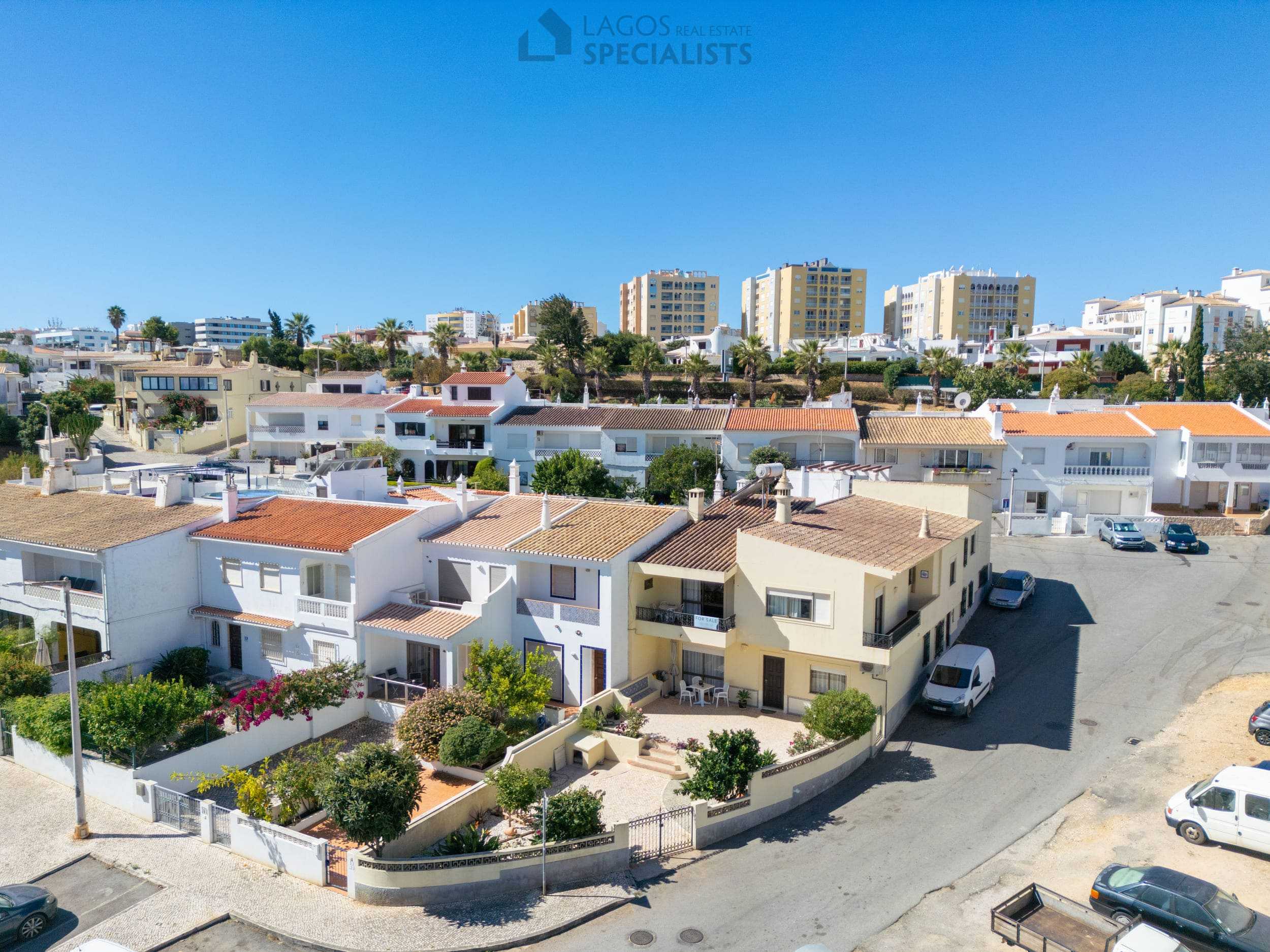 lagos-townhouse-for-sale-drone-view-neighbourhood-1