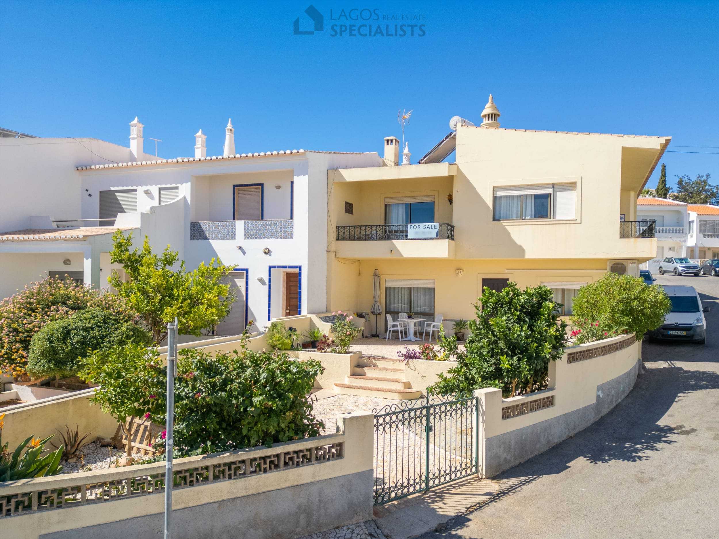 lagos-townhouse-for-sale-exterior-front-facade