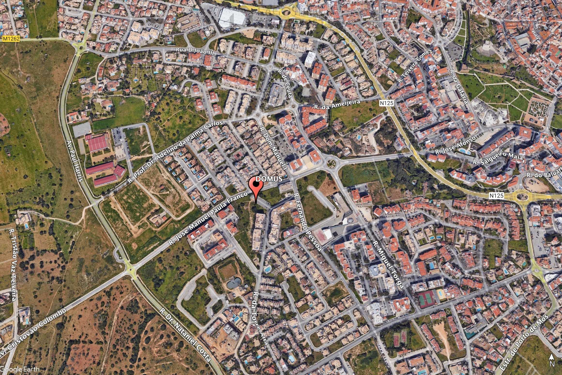 Satellite map pinpointing the Domus new-build apartments in Lagos, near Rua José Manuel Paula e Franco and within walking distance of the city centre and beaches.