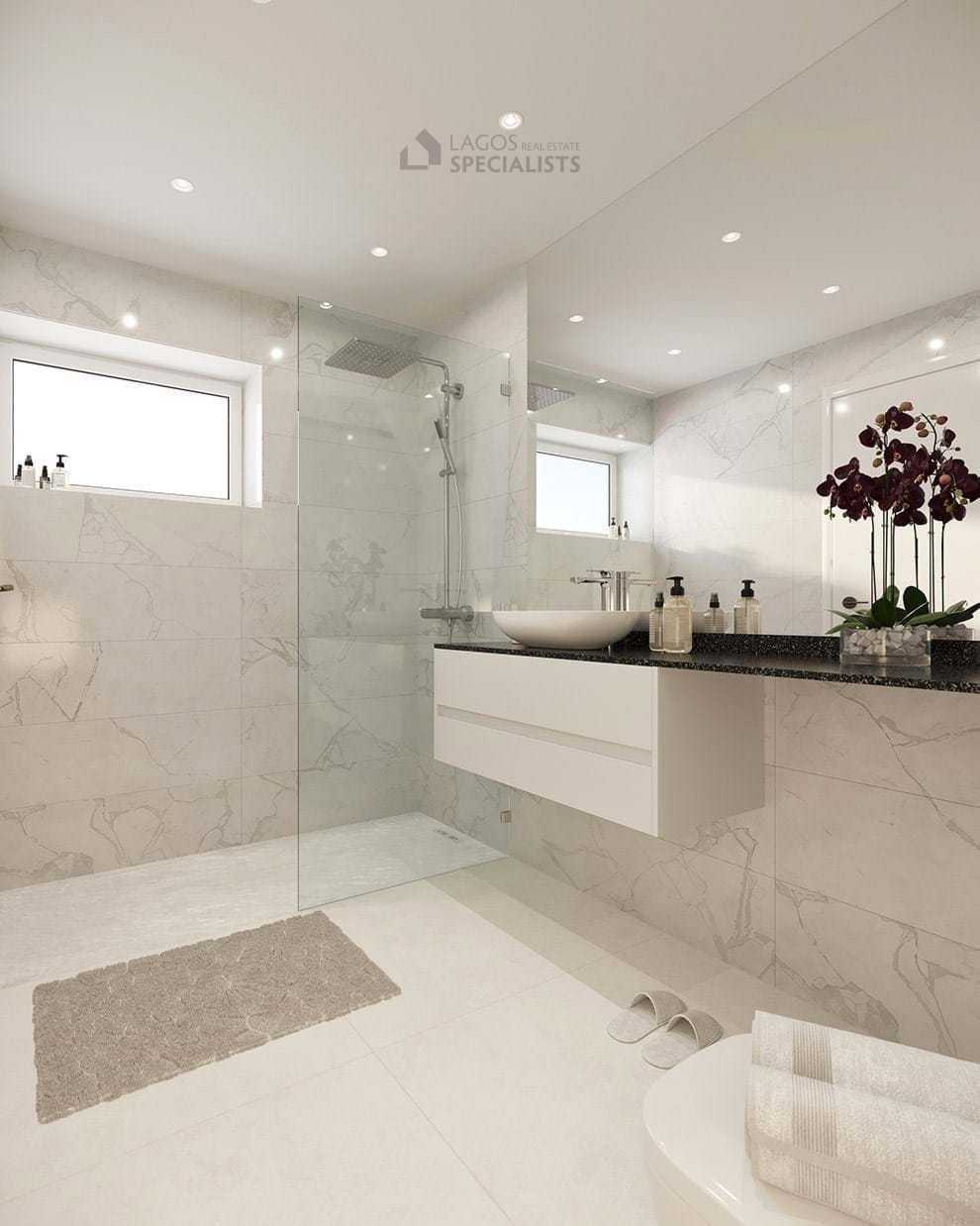 En-suite bathroom with walk-in shower