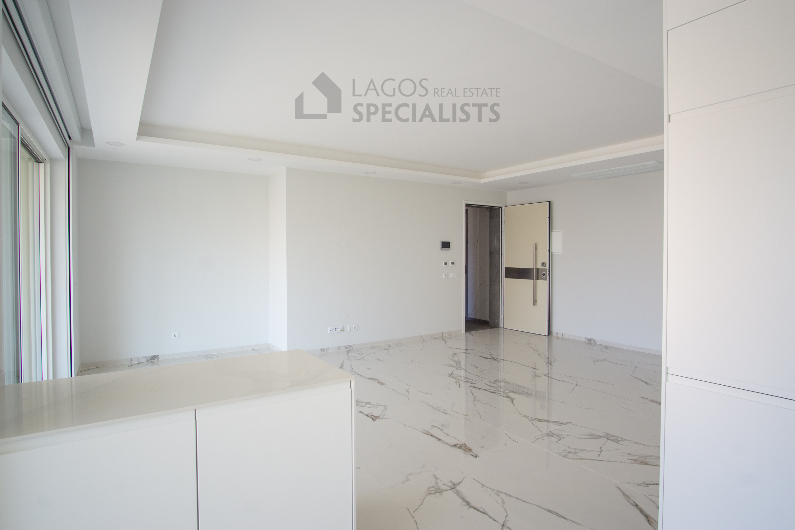 Lago-Real-Estate-Specialists-Lagos-Portugal-2-bedroom-apartment-LB2552-11