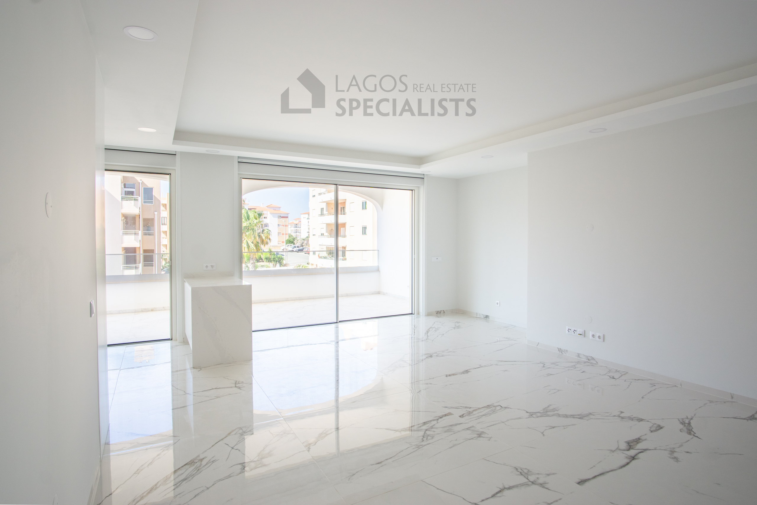 Lago-Real-Estate-Specialists-Lagos-Portugal-2-bedroom-apartment-LB2552-12