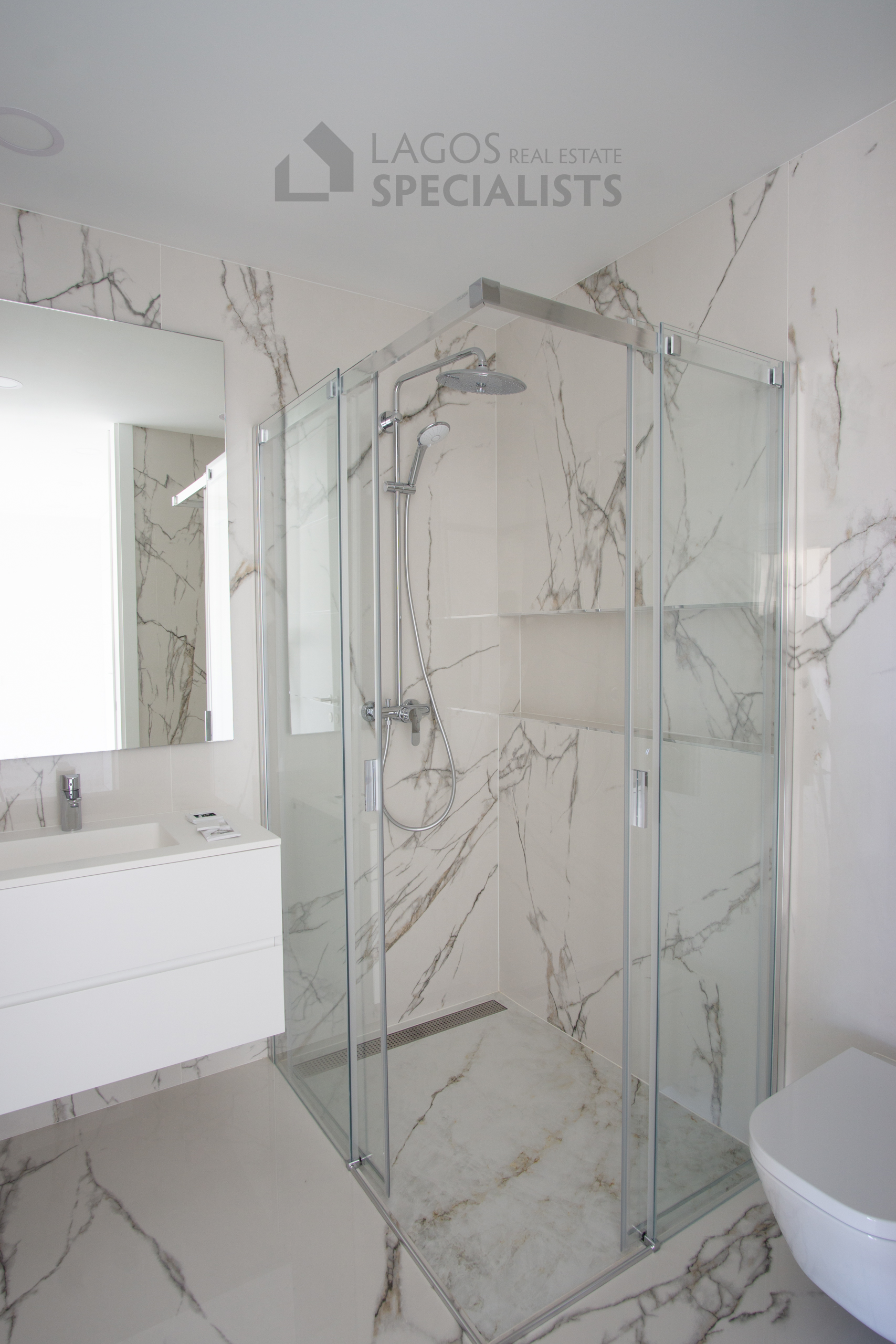 Lago-Real-Estate-Specialists-Lagos-Portugal-2-bedroom-apartment-LB2552-15