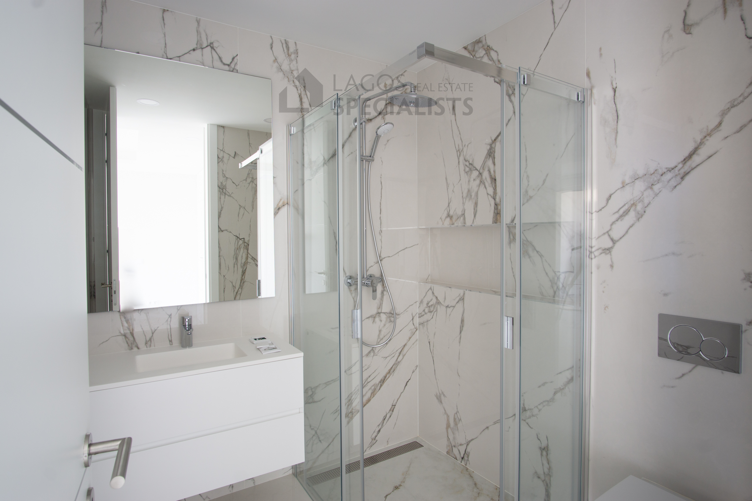 Lago-Real-Estate-Specialists-Lagos-Portugal-2-bedroom-apartment-LB2552-16