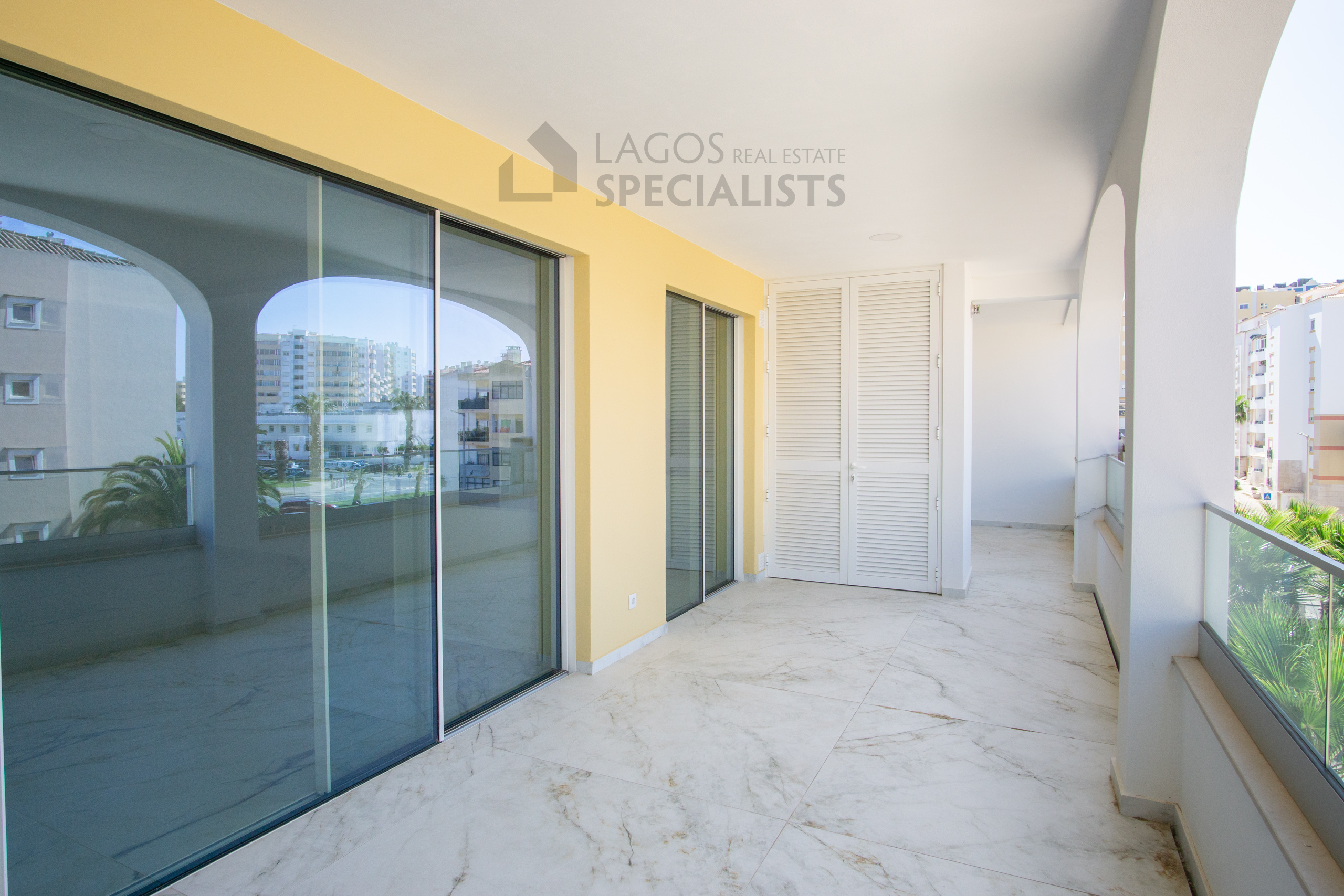 Lago-Real-Estate-Specialists-Lagos-Portugal-2-bedroom-apartment-LB2552-20