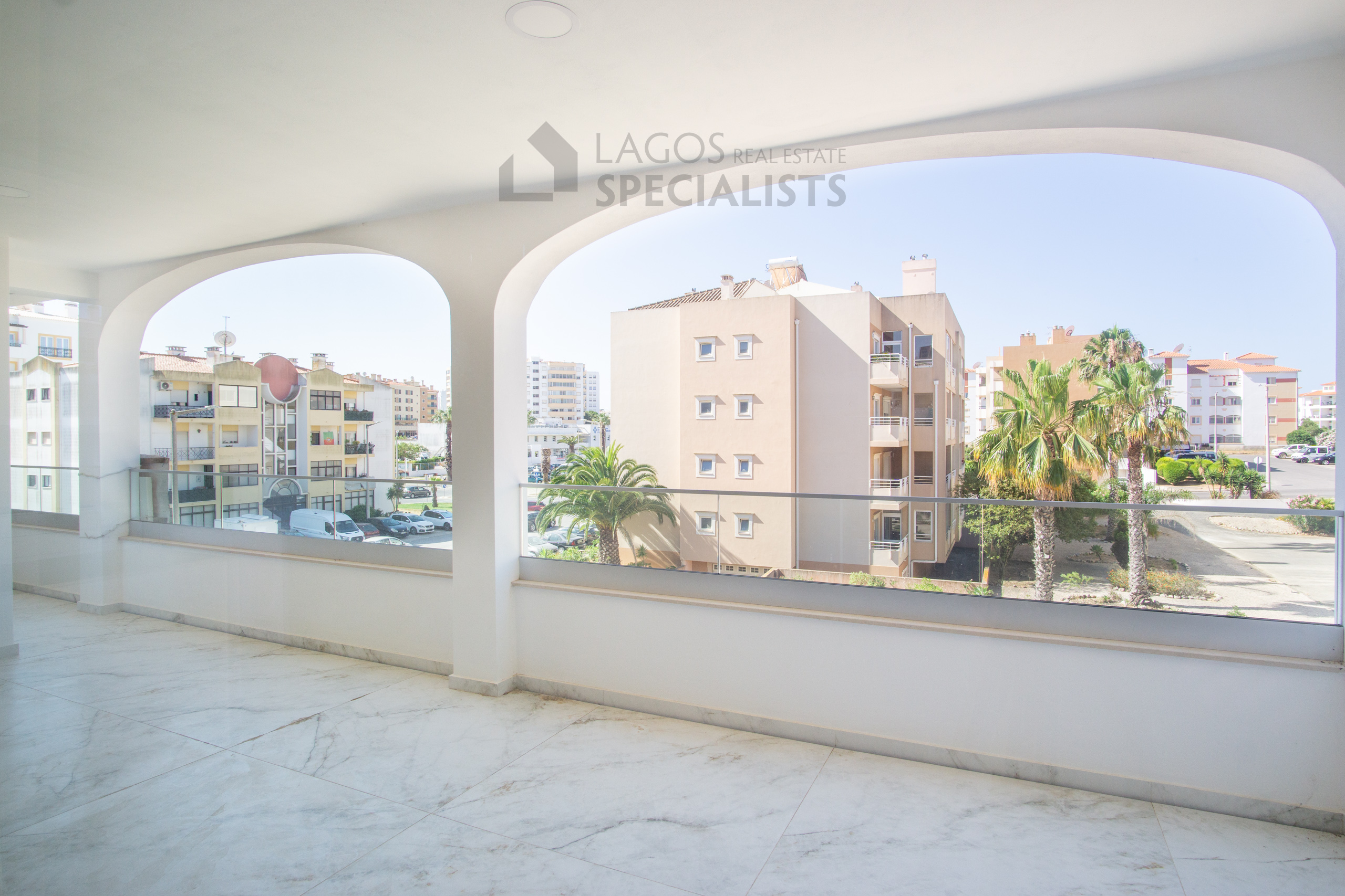 Lago-Real-Estate-Specialists-Lagos-Portugal-2-bedroom-apartment-LB2552-9