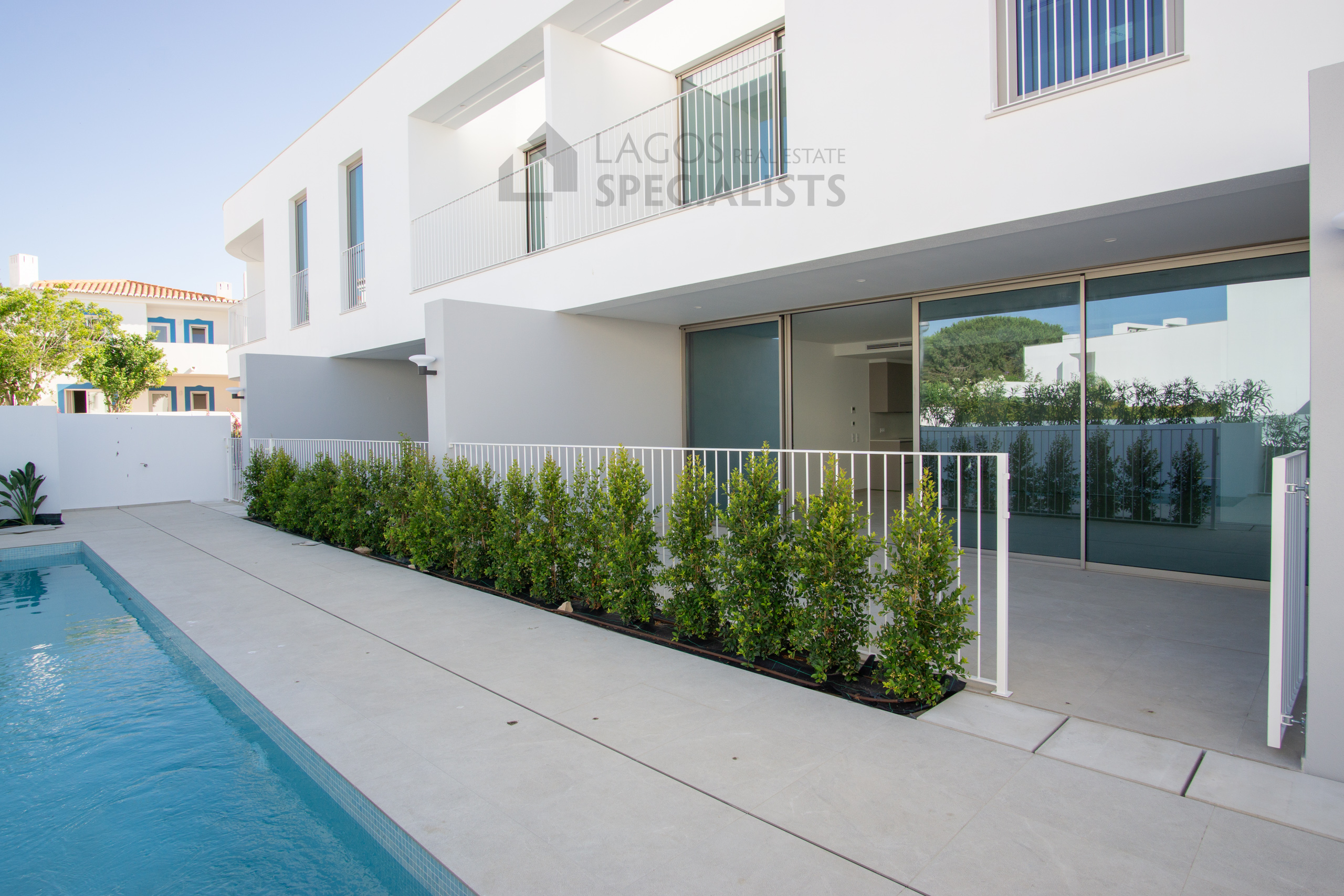 Lago-Real-Estate-Specialists-Lagos-Portugal-3-bedroom-townhouse-LB2533-12