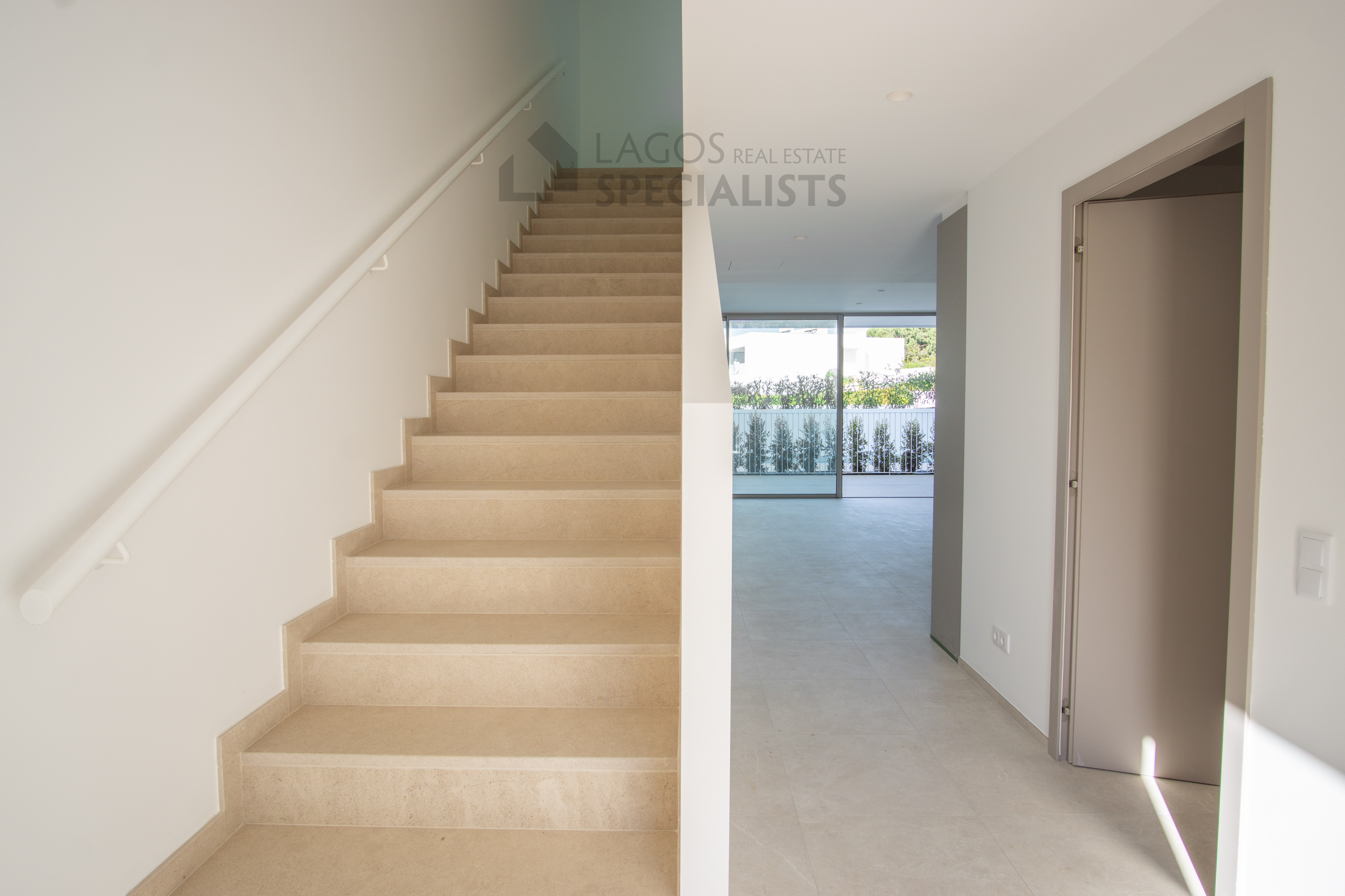 Lago-Real-Estate-Specialists-Lagos-Portugal-3-bedroom-townhouse-LB2533-16