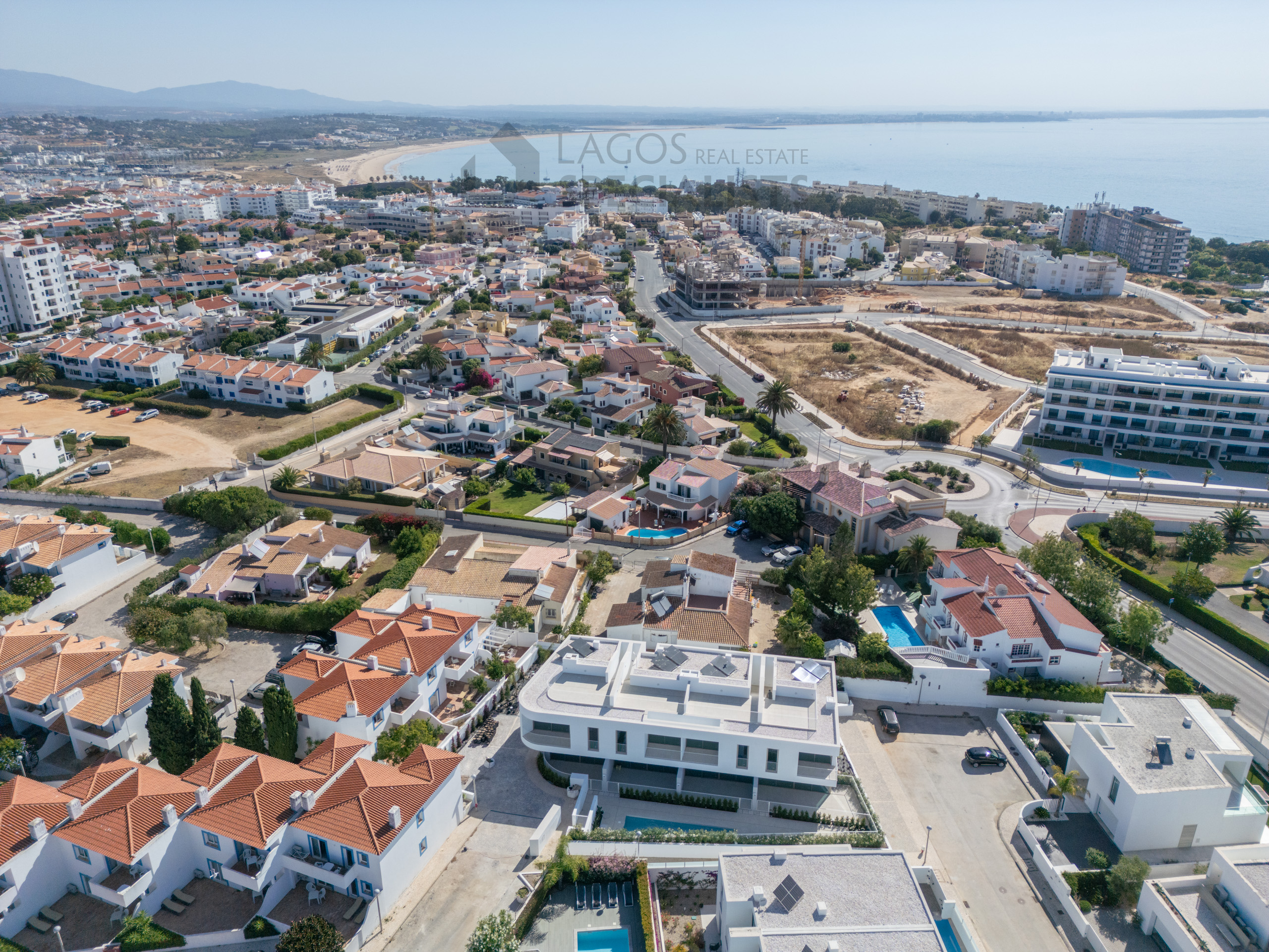Lago-Real-Estate-Specialists-Lagos-Portugal-3-bedroom-townhouse-LB2533-2