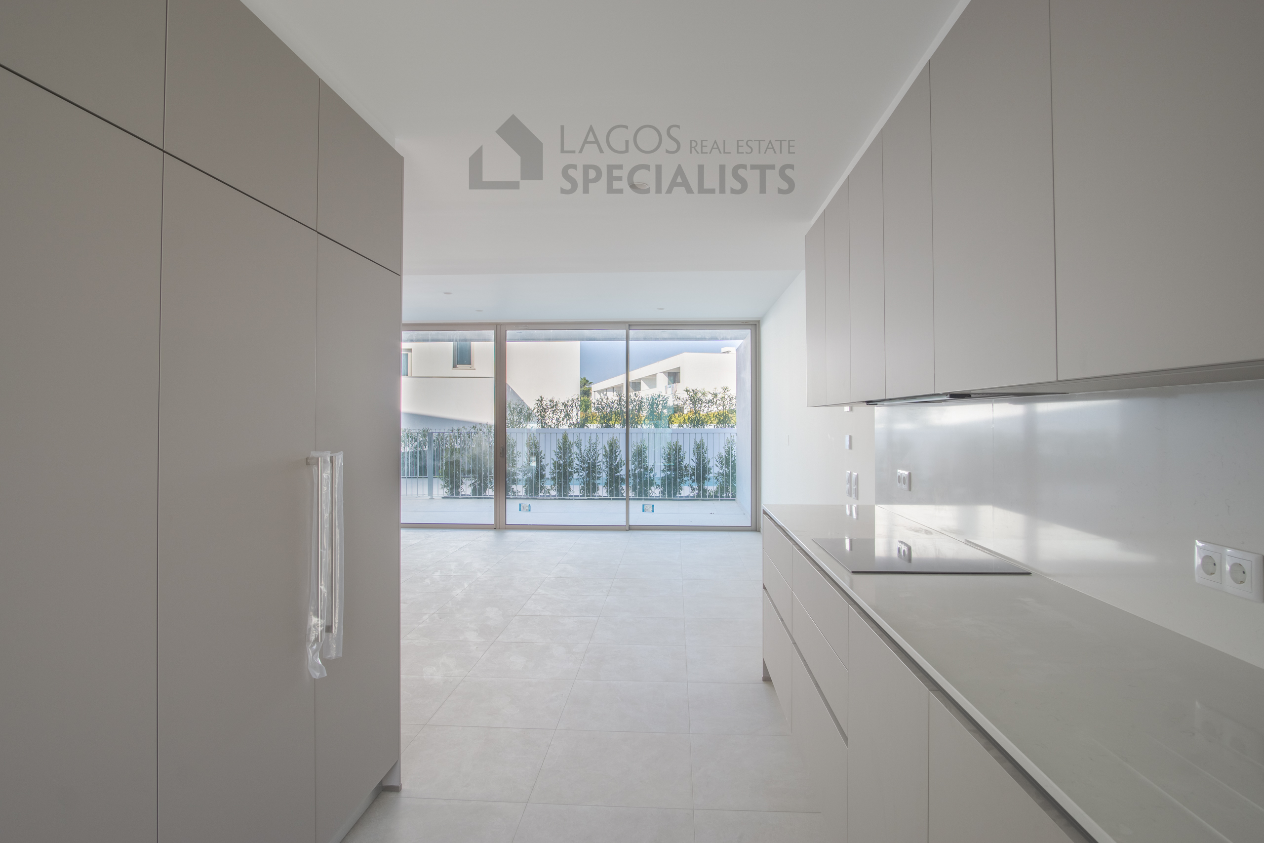 Lago-Real-Estate-Specialists-Lagos-Portugal-3-bedroom-townhouse-LB2533-21