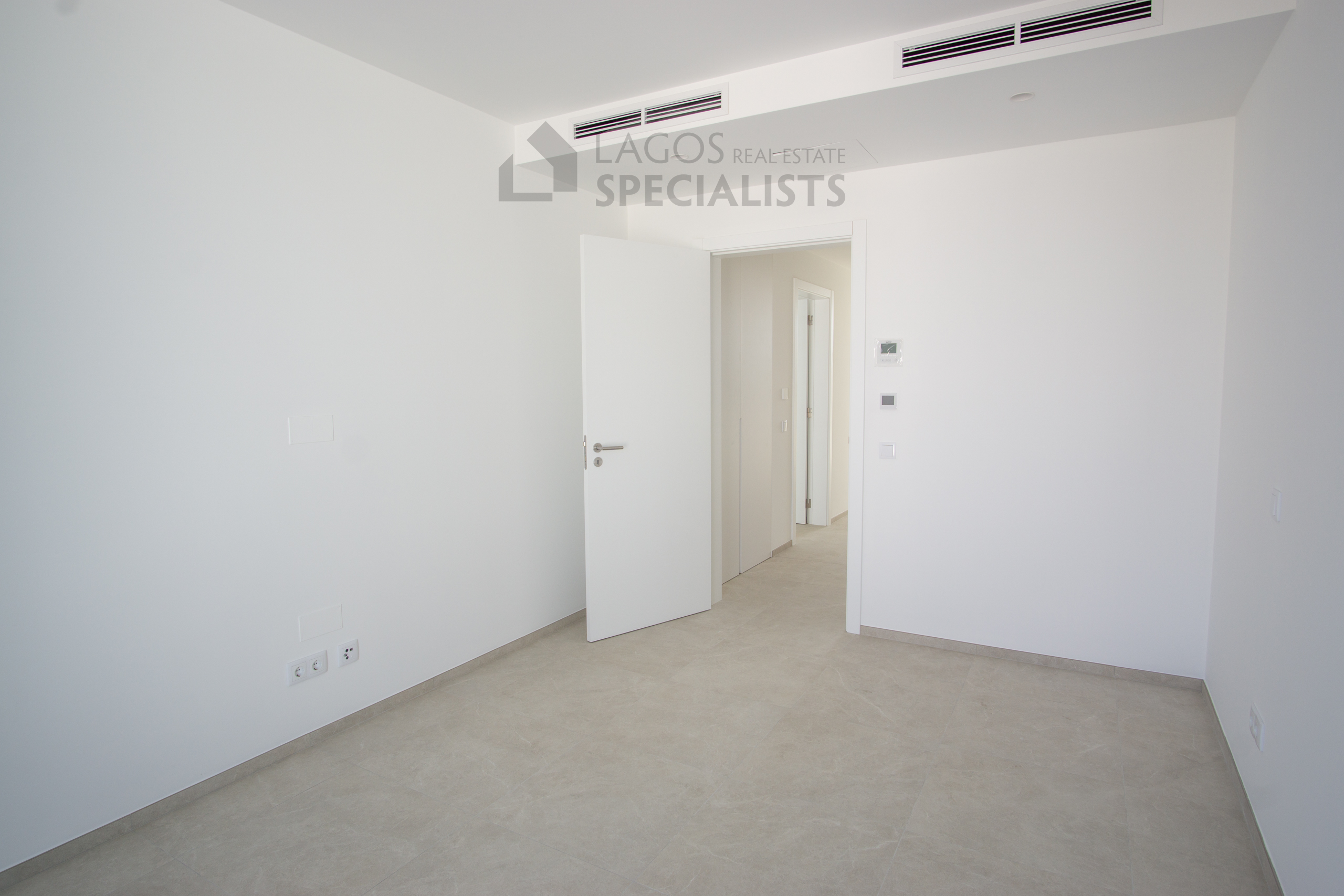Lago-Real-Estate-Specialists-Lagos-Portugal-3-bedroom-townhouse-LB2533-27