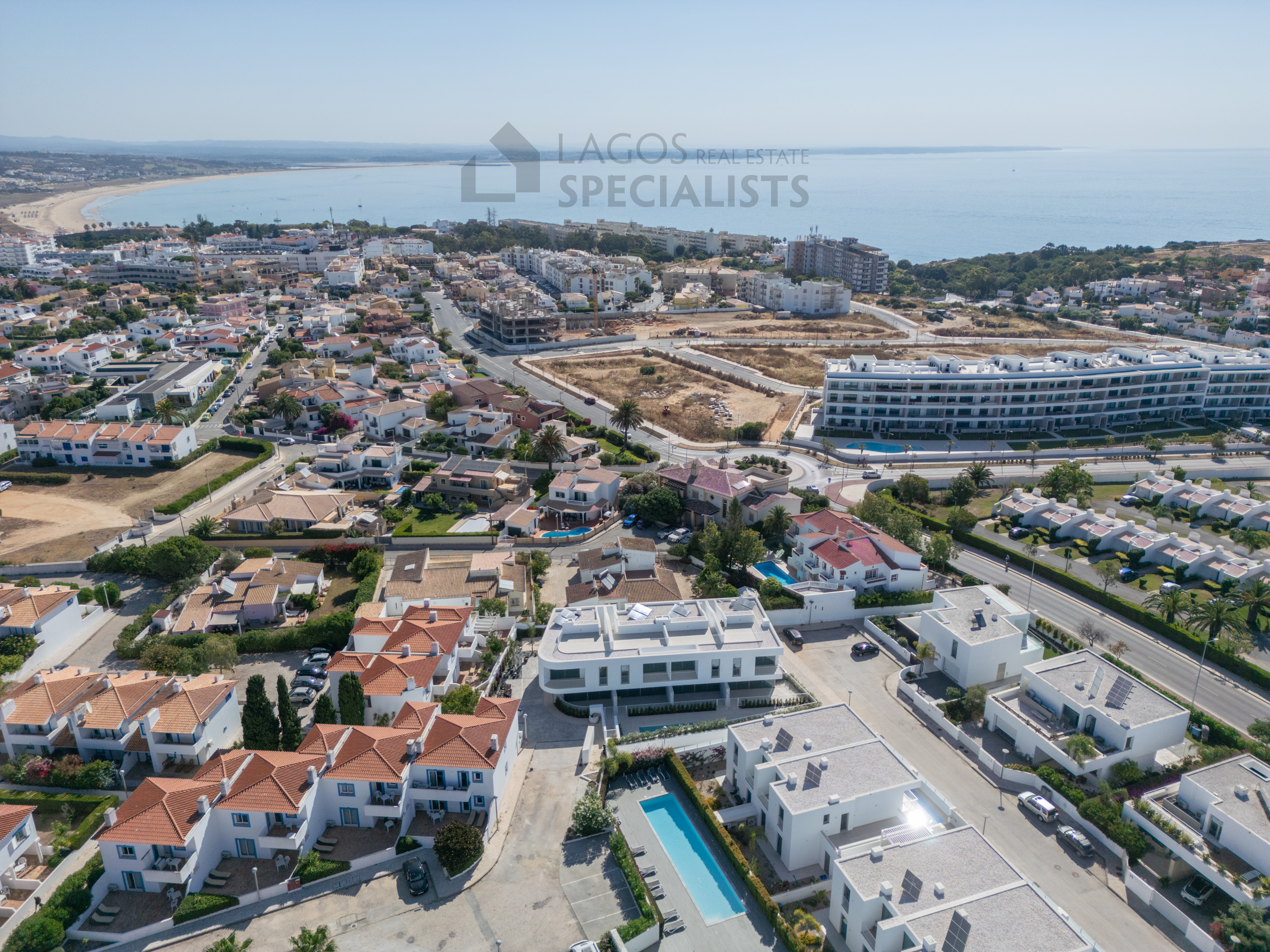 Lago-Real-Estate-Specialists-Lagos-Portugal-3-bedroom-townhouse-LB2533-3