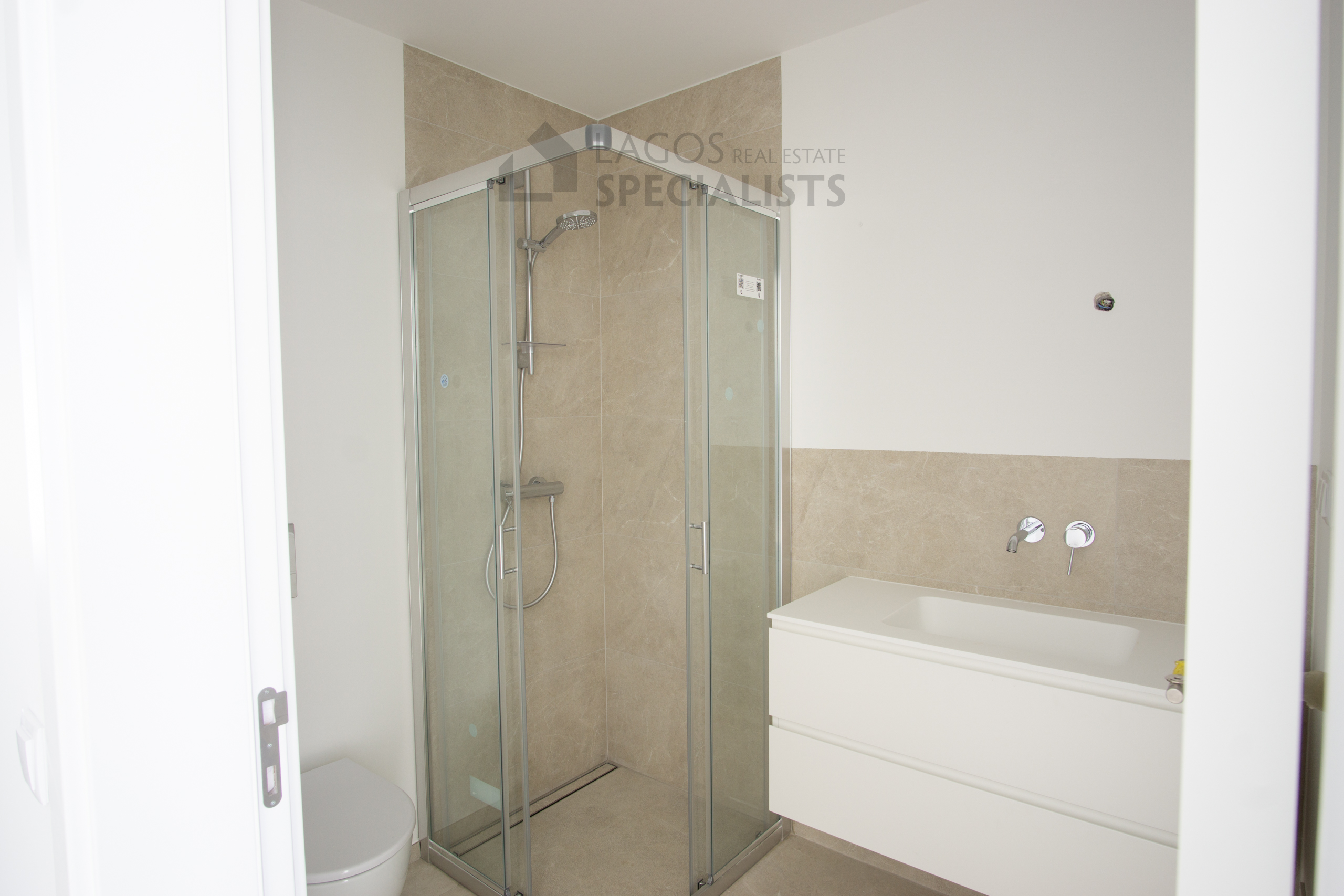Lago-Real-Estate-Specialists-Lagos-Portugal-3-bedroom-townhouse-LB2533-32