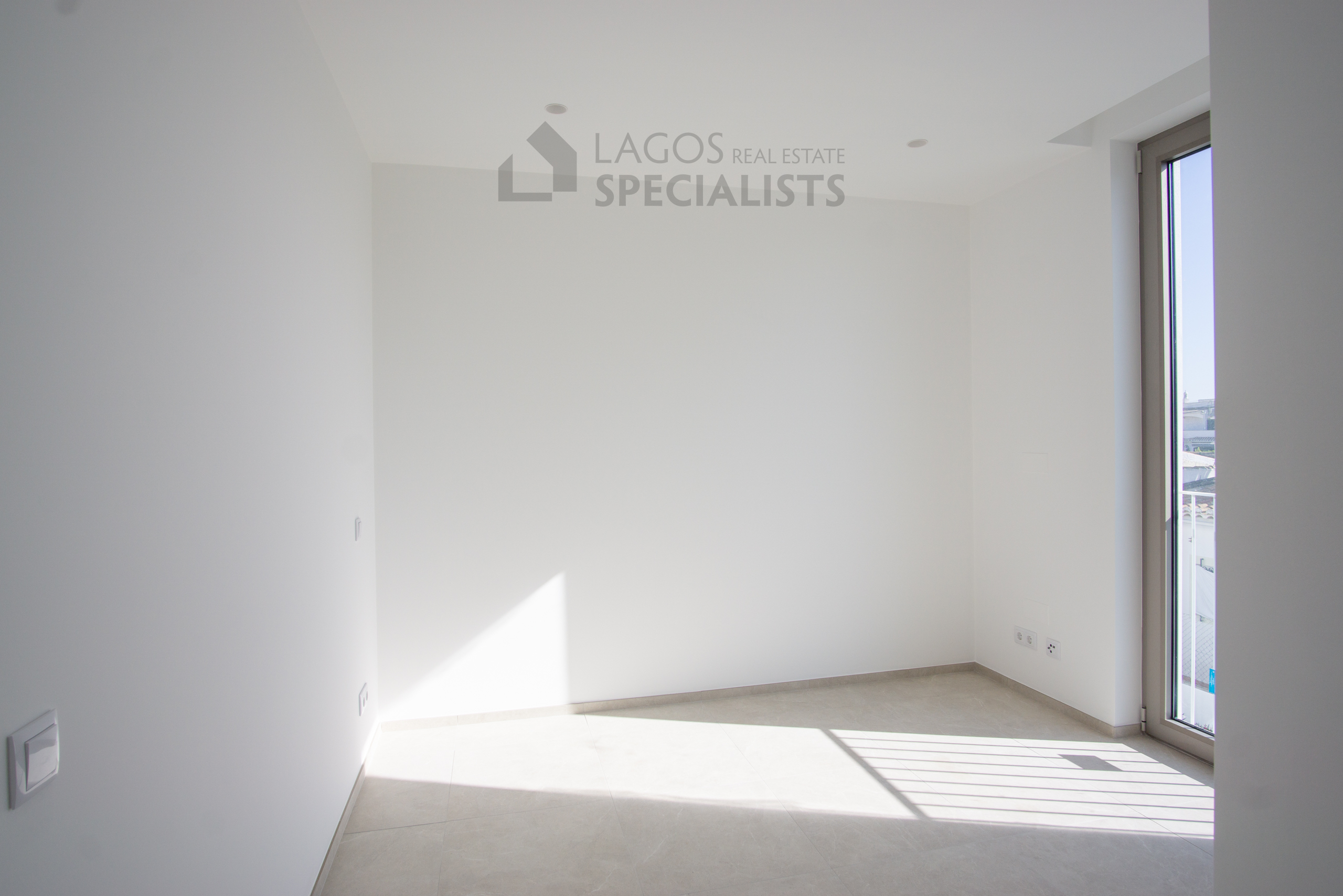 Lago-Real-Estate-Specialists-Lagos-Portugal-3-bedroom-townhouse-LB2533-33