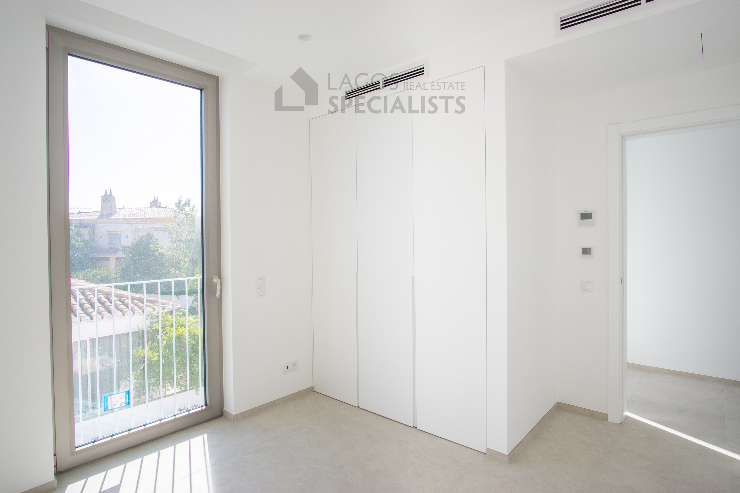 Lago-Real-Estate-Specialists-Lagos-Portugal-3-bedroom-townhouse-LB2533-34