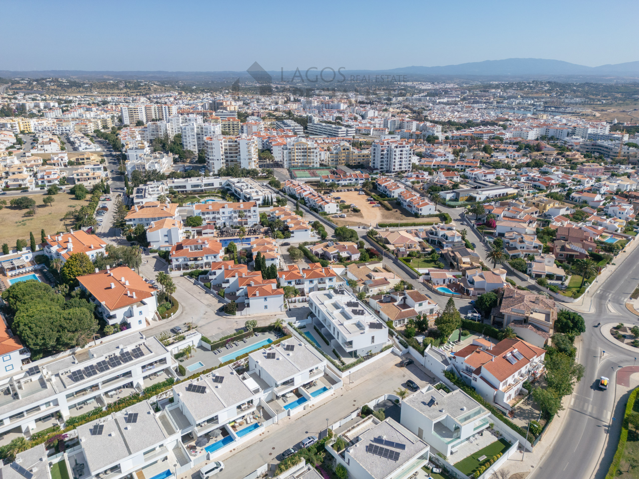 Lago-Real-Estate-Specialists-Lagos-Portugal-3-bedroom-townhouse-LB2533-5