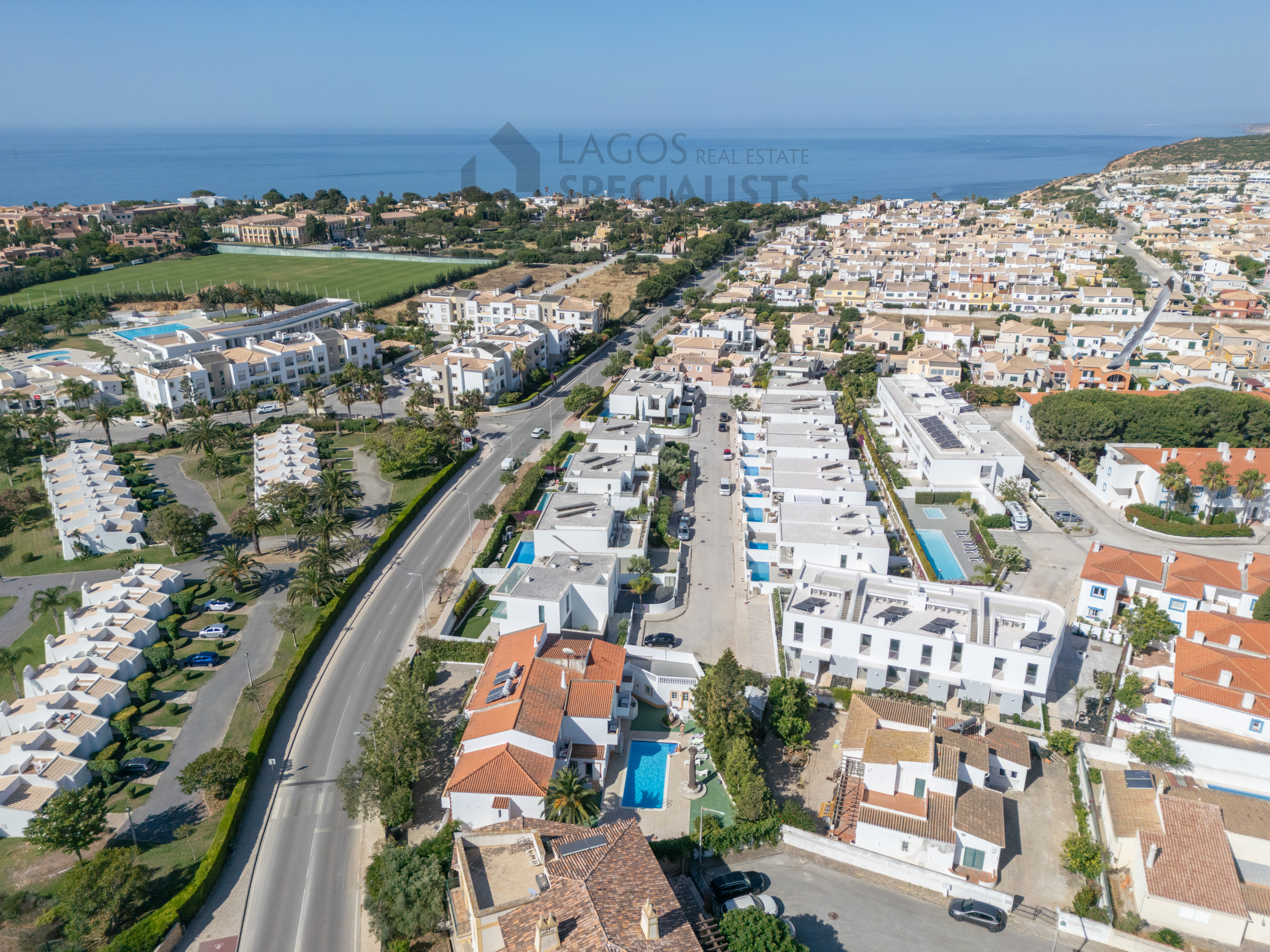 Lago-Real-Estate-Specialists-Lagos-Portugal-3-bedroom-townhouse-LB2533-6
