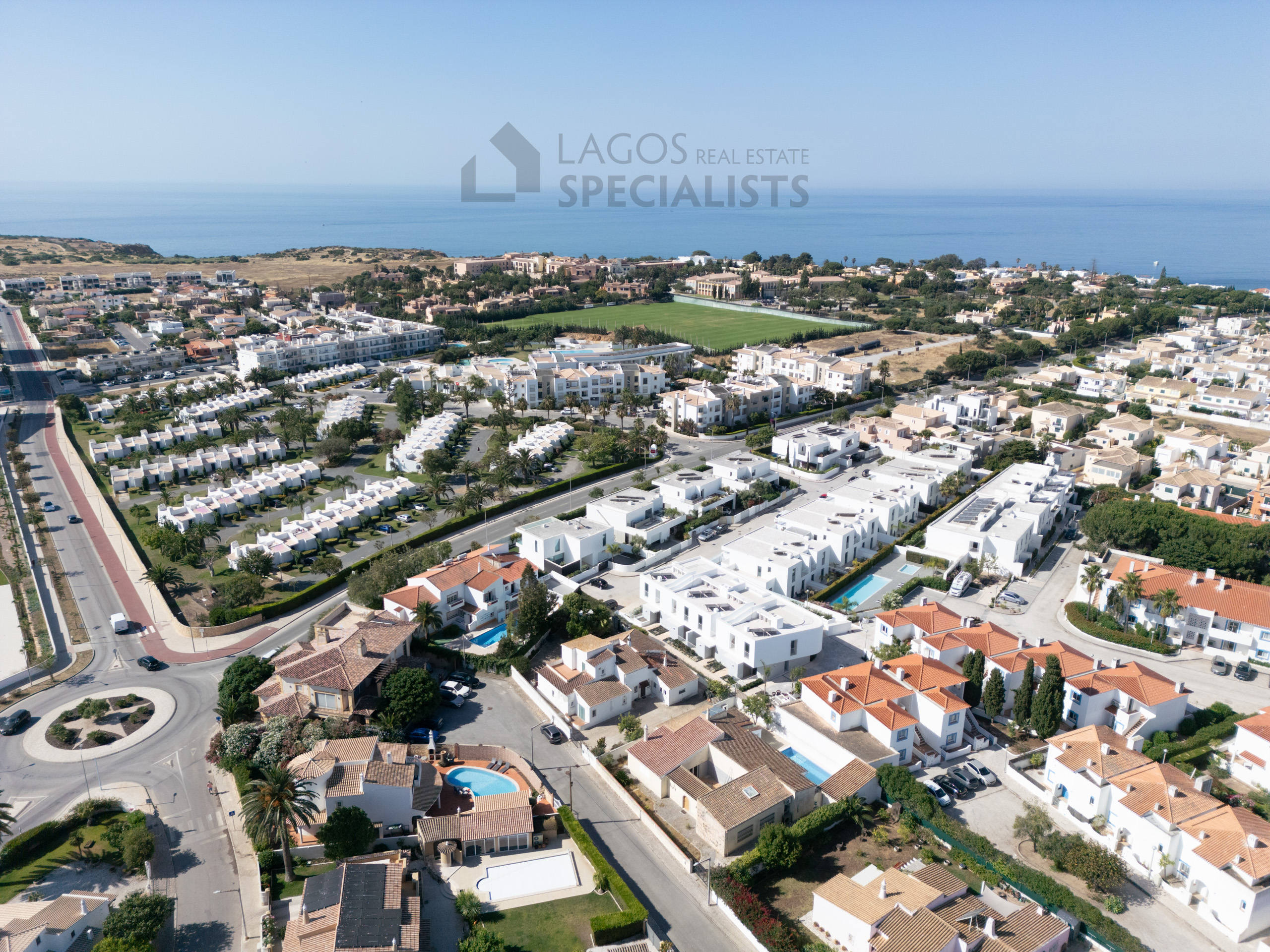 Lago-Real-Estate-Specialists-Lagos-Portugal-3-bedroom-townhouse-LB2533-7