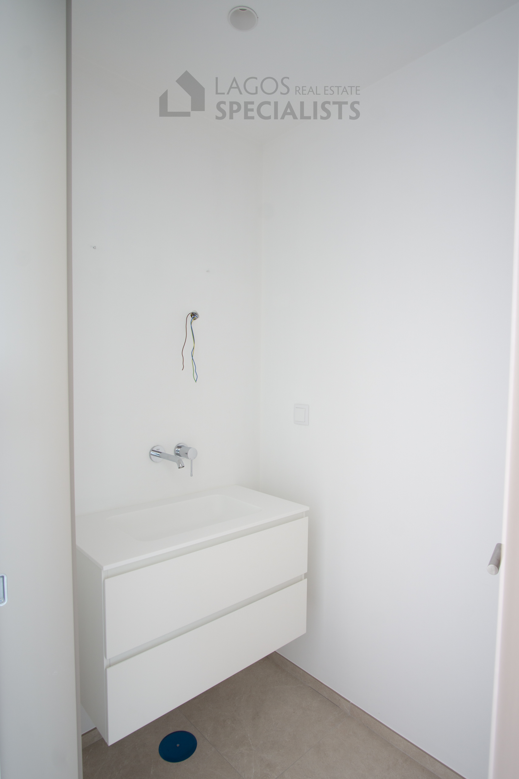 Lago-Real-Estate-Specialists-Lagos-Portugal-3-bedroom-townhouse-villaD-LB2533-10