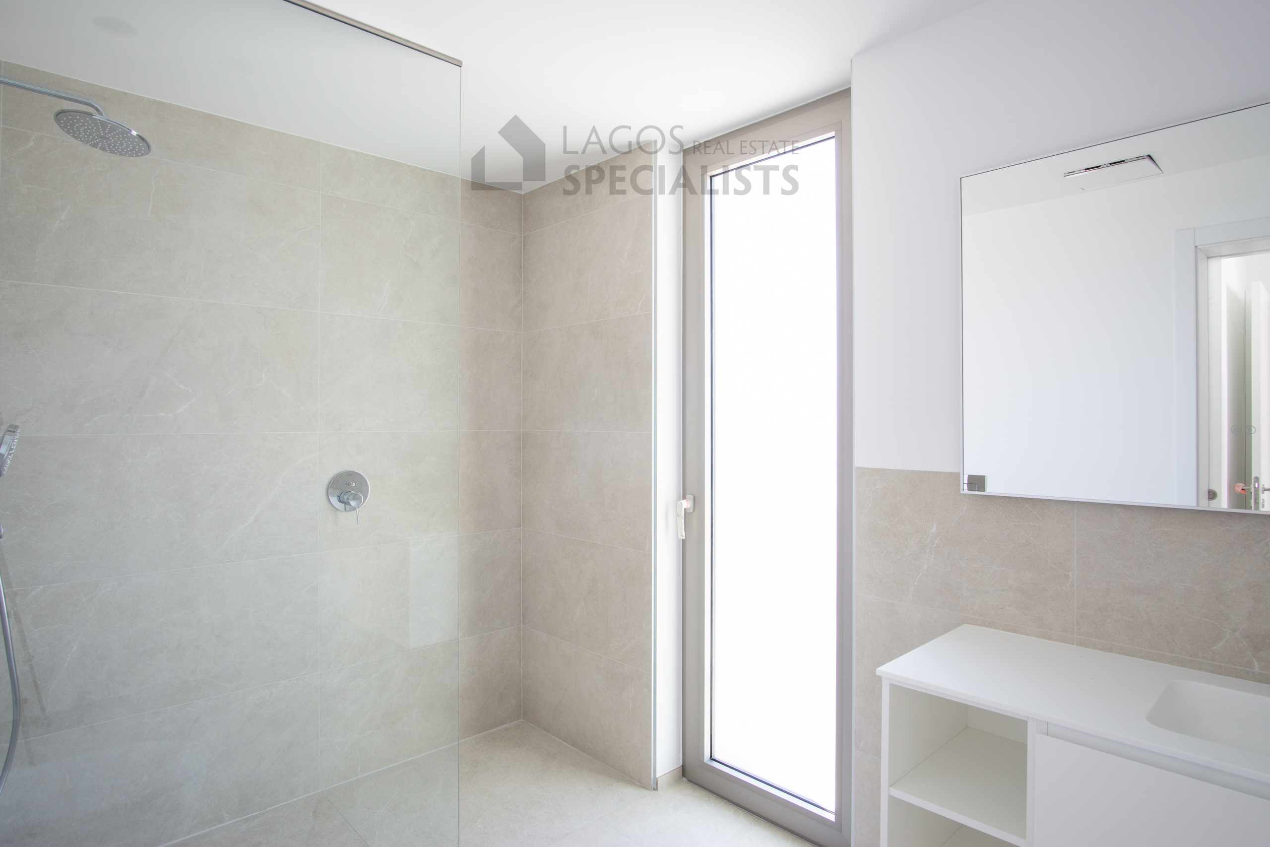 Lago-Real-Estate-Specialists-Lagos-Portugal-3-bedroom-townhouse-villaD-LB2533-16