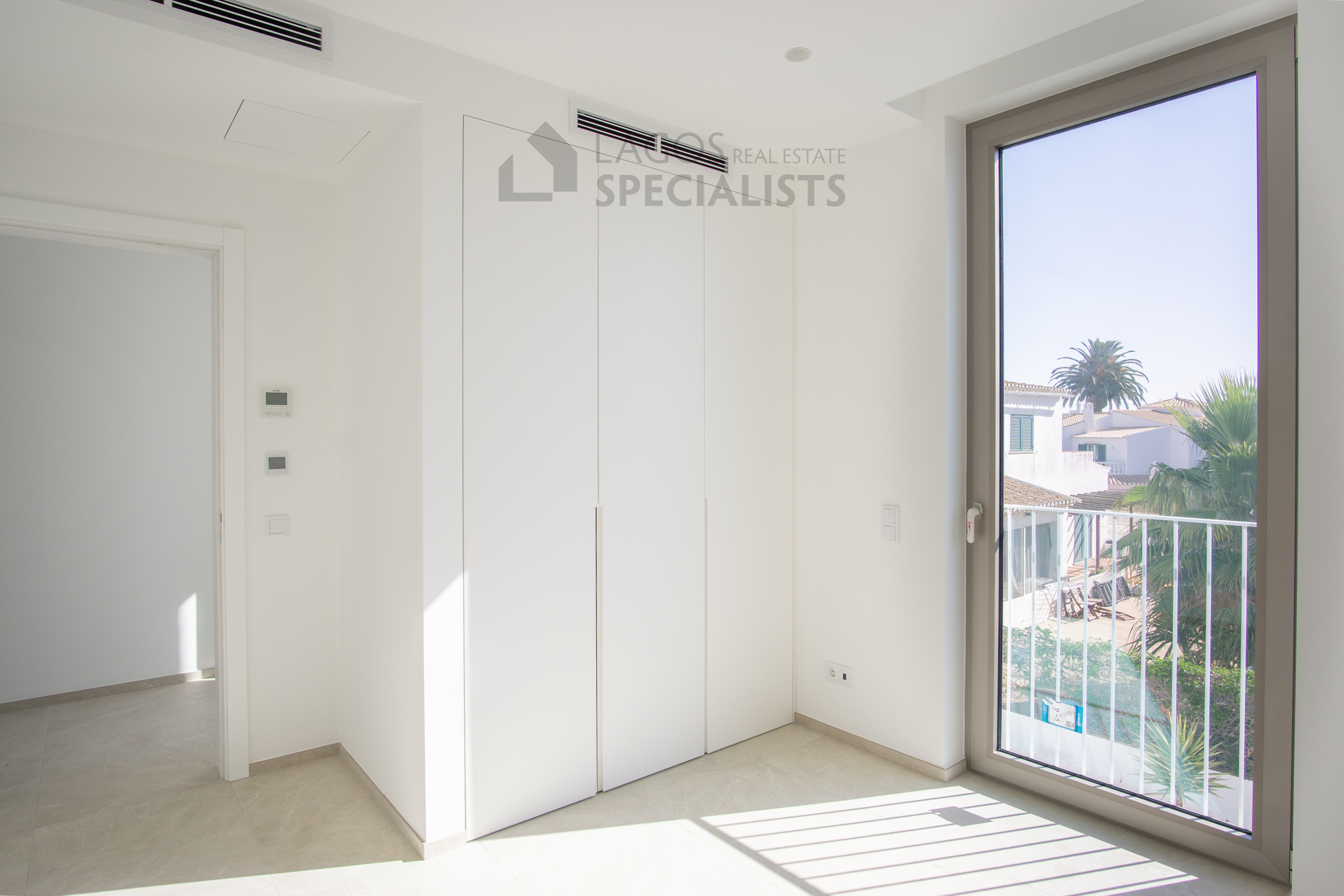 Lago-Real-Estate-Specialists-Lagos-Portugal-3-bedroom-townhouse-villaD-LB2533-21