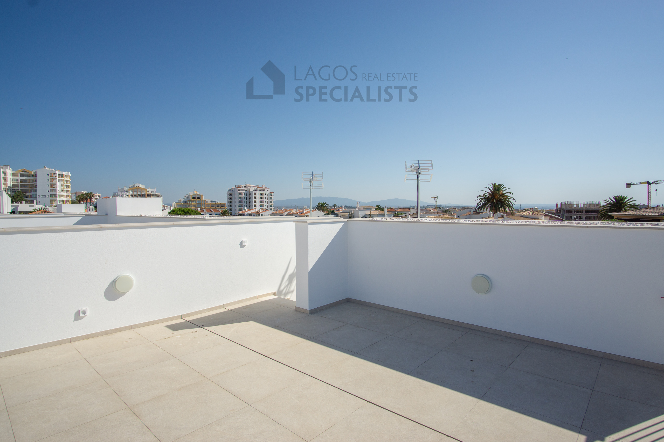 Lago-Real-Estate-Specialists-Lagos-Portugal-3-bedroom-townhouse-villaD-LB2533-25