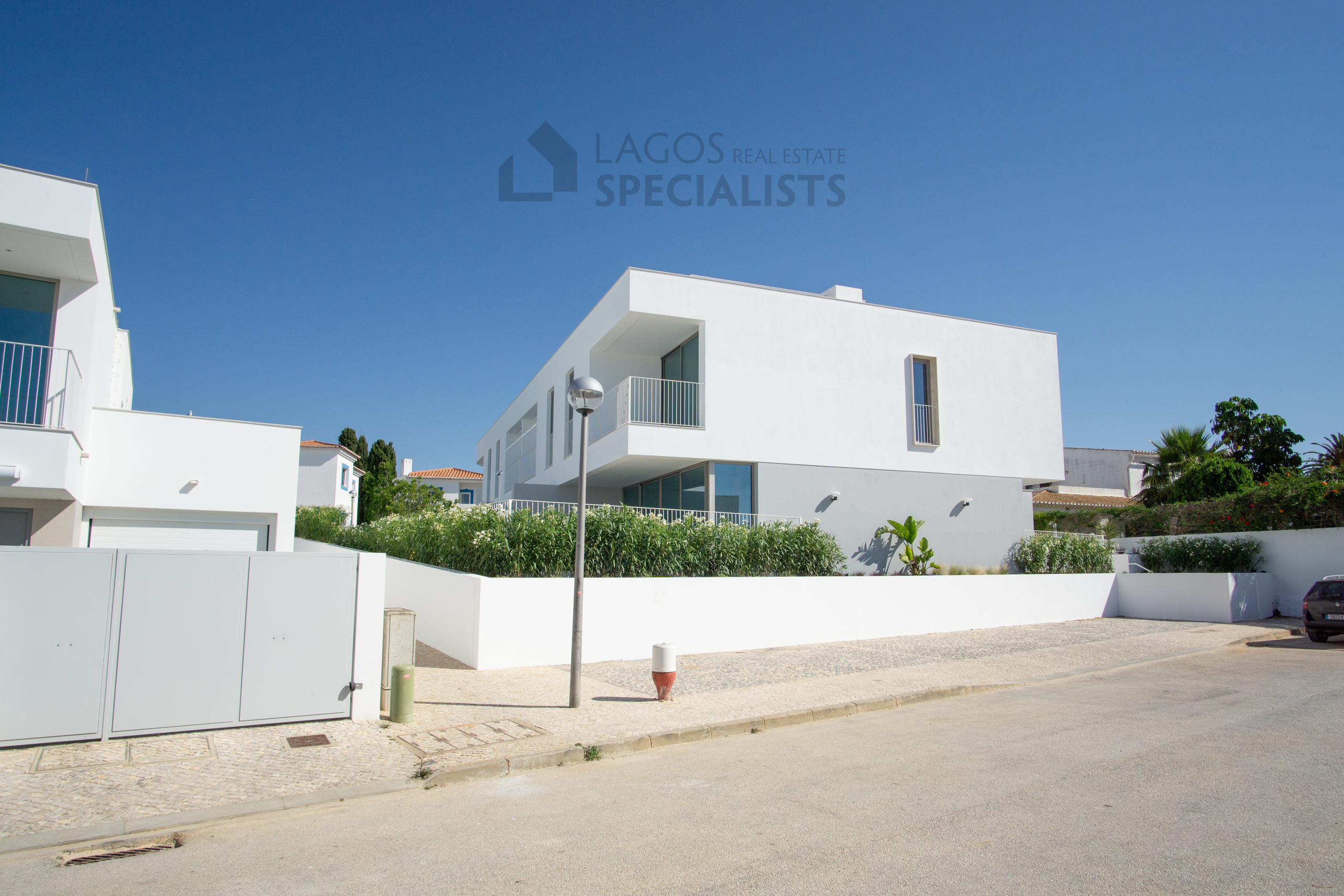 Lago-Real-Estate-Specialists-Lagos-Portugal-3-bedroom-townhouse-villaD-LB2533-28