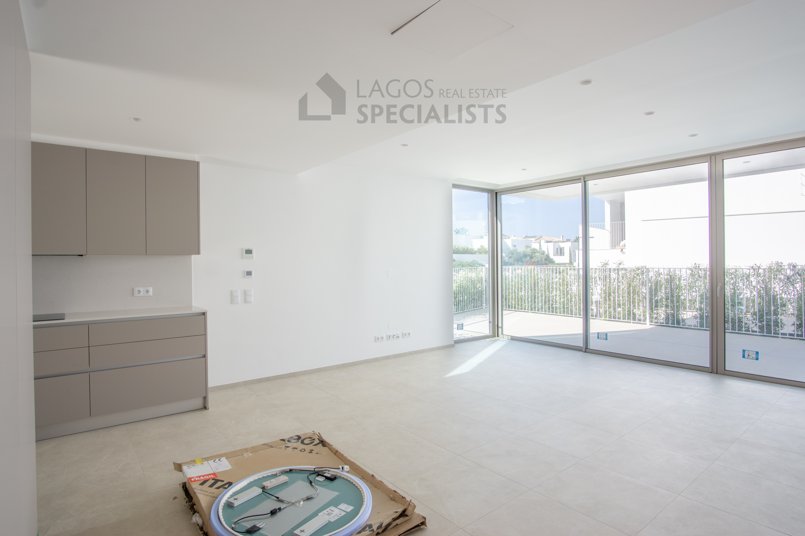 Lago-Real-Estate-Specialists-Lagos-Portugal-3-bedroom-townhouse-villaD-LB2533-4