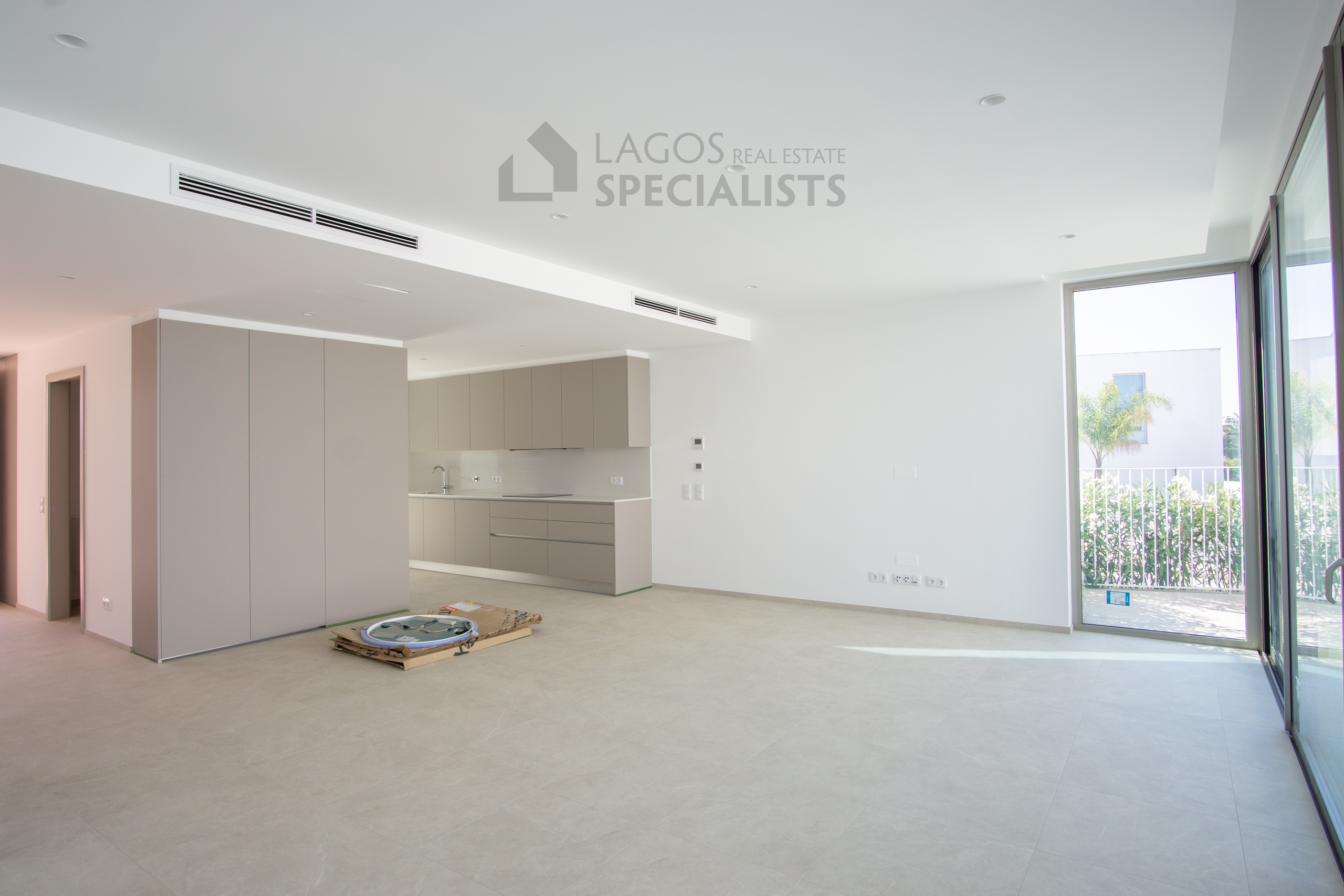 Lago-Real-Estate-Specialists-Lagos-Portugal-3-bedroom-townhouse-villaD-LB2533-6
