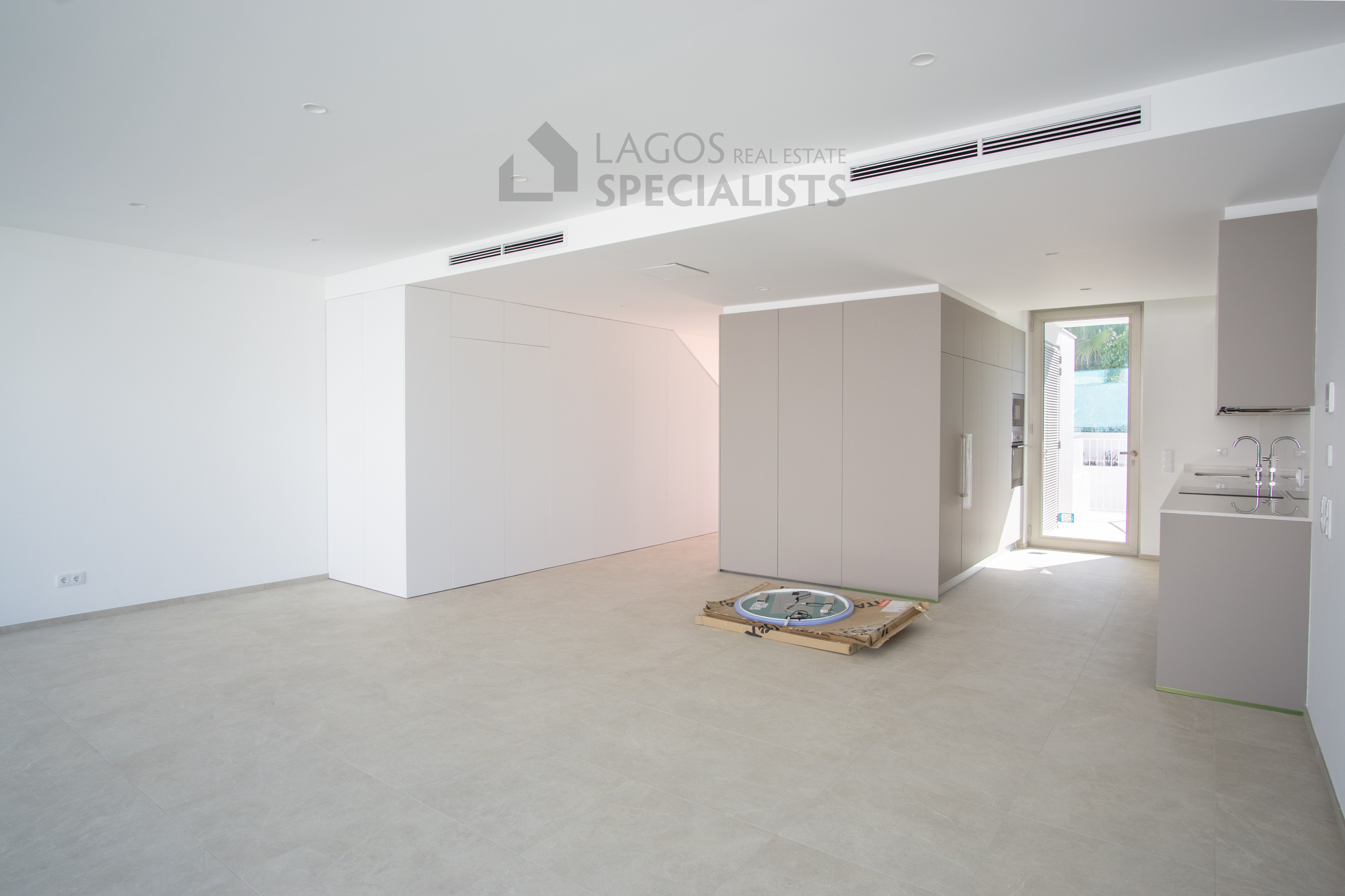 Lago-Real-Estate-Specialists-Lagos-Portugal-3-bedroom-townhouse-villaD-LB2533-7
