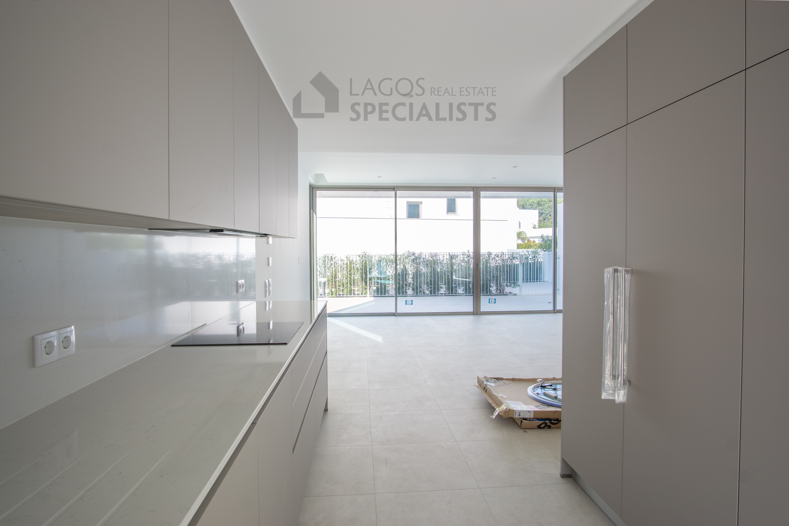 Lago-Real-Estate-Specialists-Lagos-Portugal-3-bedroom-townhouse-villaD-LB2533-9